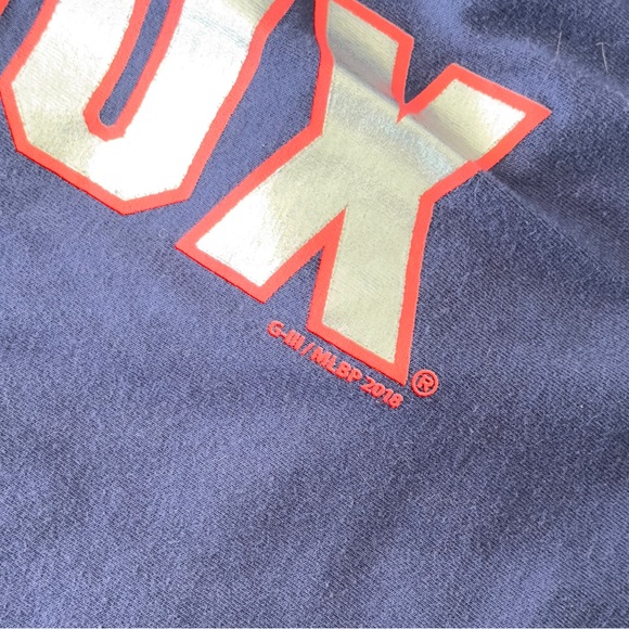 ⚾️❤️Cute Metallic 2018 Boston Red Sox V-Neck Tee - Navy, Red, Silver -Medium❤️⚾️ - Picture 10 of 10